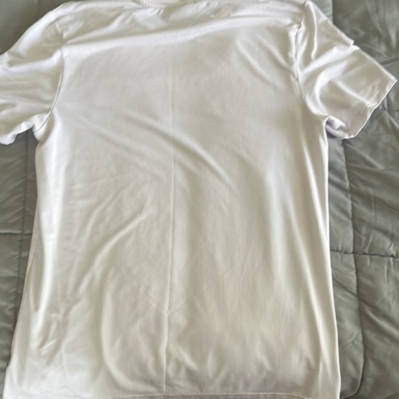 Gymshark t shirt, performance material, white size large - Picture 3 of 4